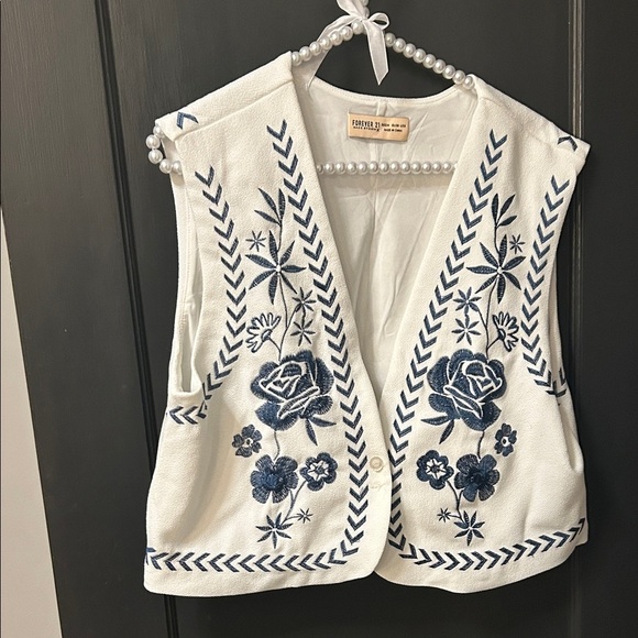 Forever 21 Jackets & Blazers - Forever 21 White and Blue Embroidered Vest